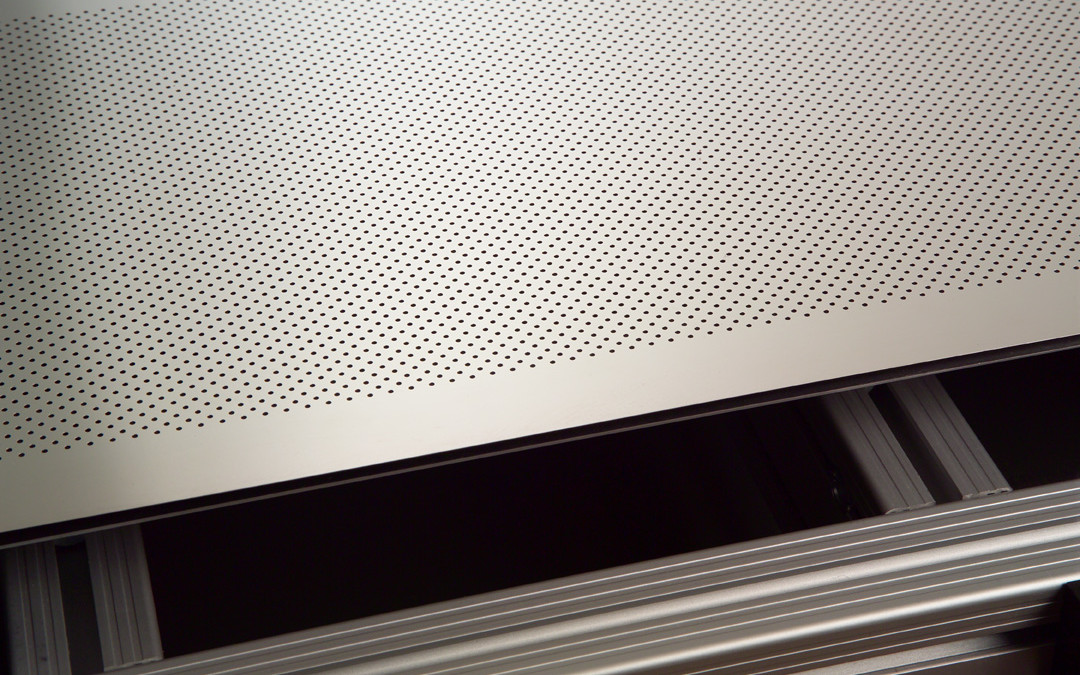 商用喷墨打印机通过穿孔不锈钢打印皮带实现准确，可重复的结果