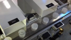 钢带：高精度真空传送带系统中的顶部解决方案